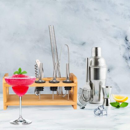 Außerdem schenken wir dir Cocktail-Mix-Zubehör im Wert von über EUR 30,00 bei Abschluss eines Jahresabos. cocktailshakerset